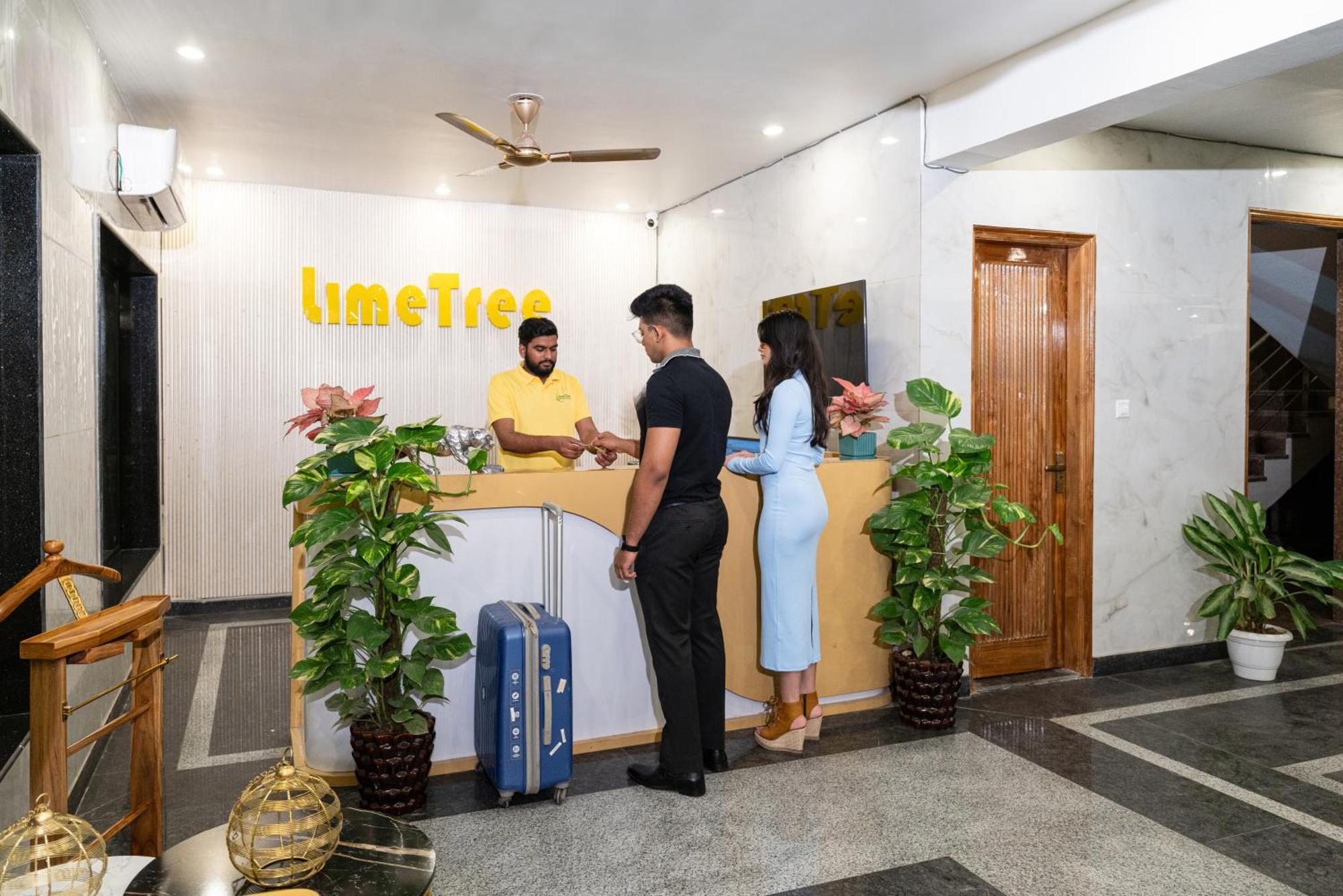Lime Tree Hotel & One Bhk Serviced Apartment Noida - Sector 50 Metro 外观 照片