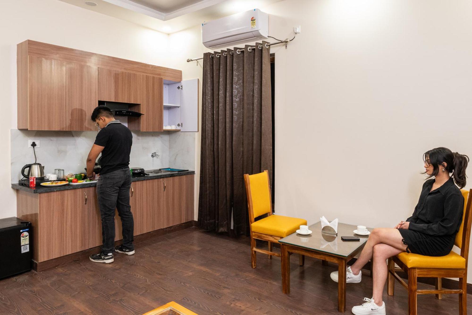Lime Tree Hotel & One Bhk Serviced Apartment Noida - Sector 50 Metro 外观 照片