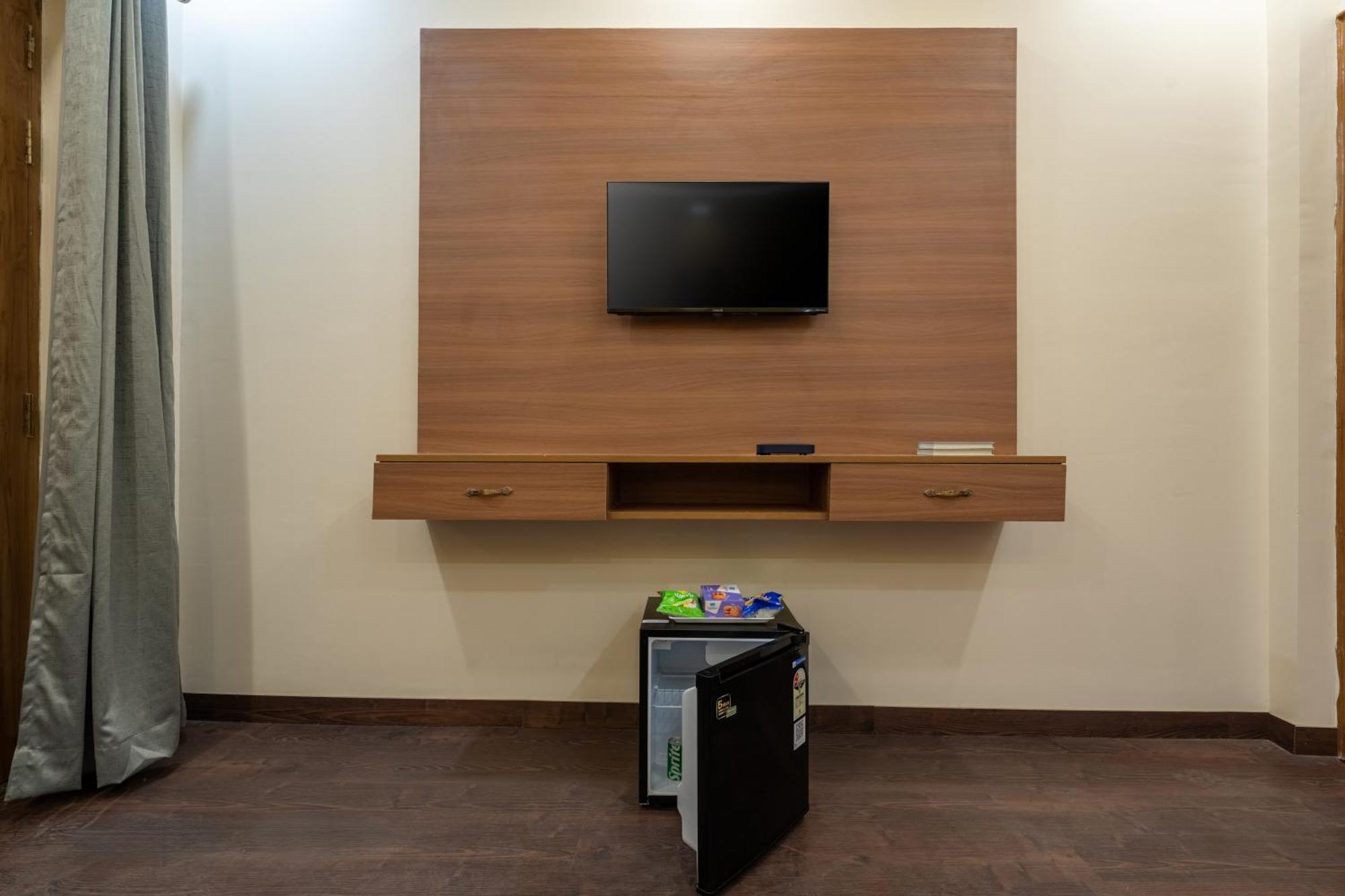 Lime Tree Hotel & One Bhk Serviced Apartment Noida - Sector 50 Metro 外观 照片