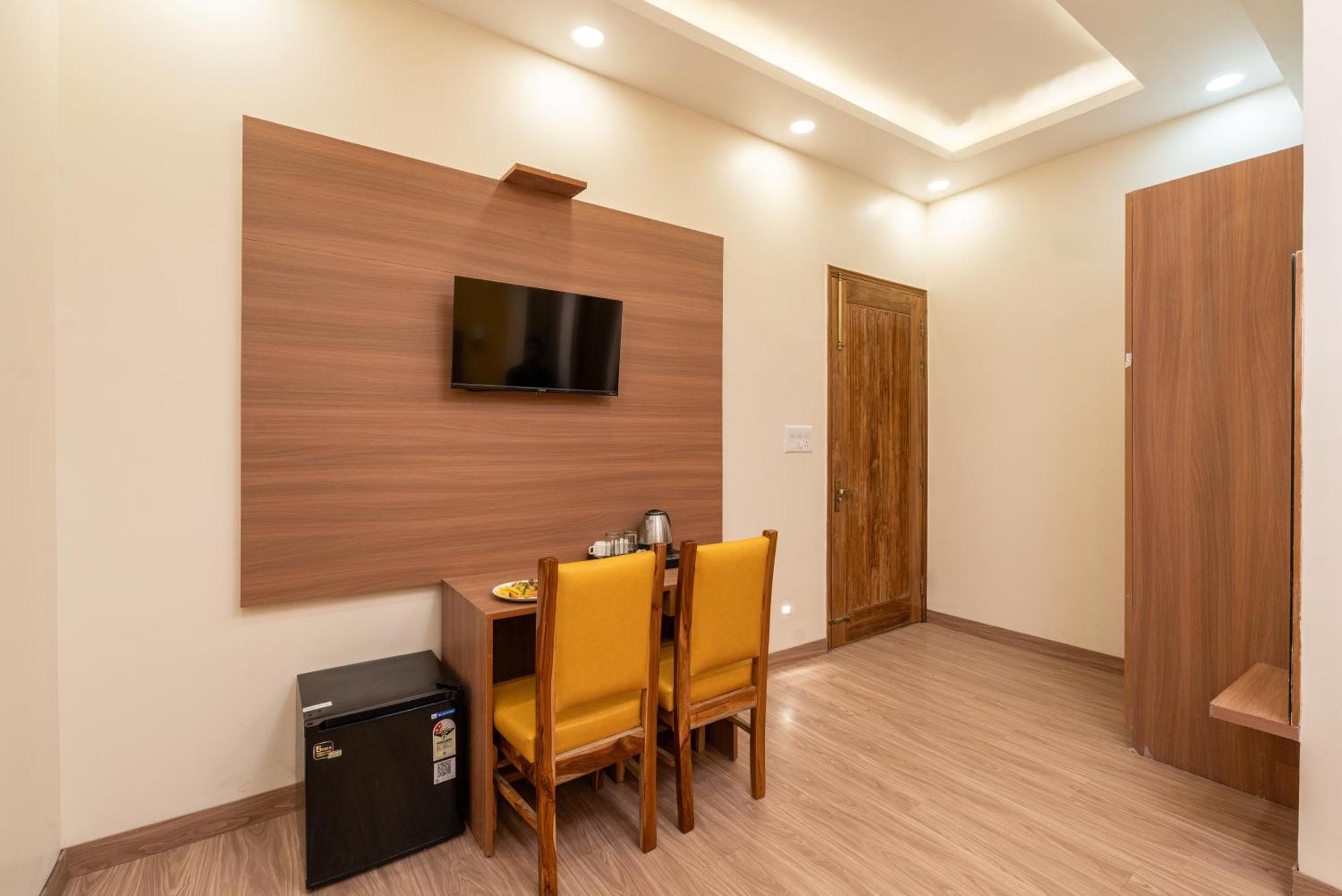 Lime Tree Hotel & One Bhk Serviced Apartment Noida - Sector 50 Metro 外观 照片